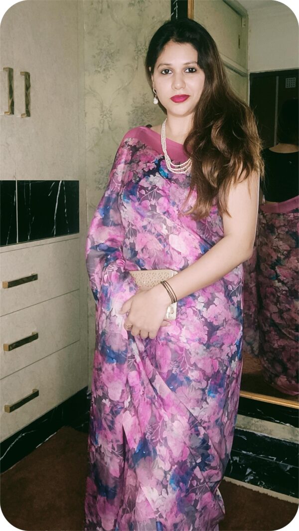 ~ Gul Bahaar ~ Onion Pink Crepe Saree - Image 2