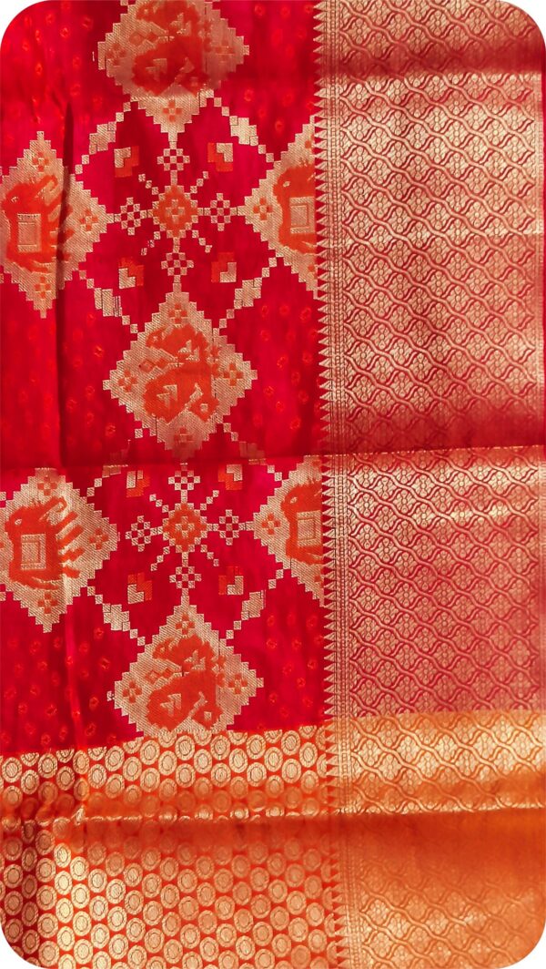 ~ Rewa Rani ~ (Sindhoori laal) Red Patola Silk Saree - Image 9